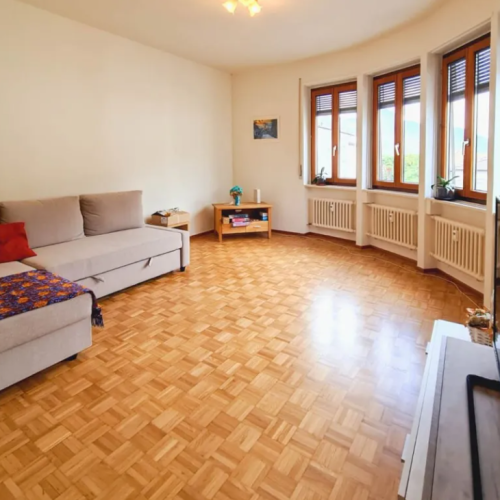 MENDRISIO – AMPIO APPARTAMENTO ZONA UNIVERSITÀ